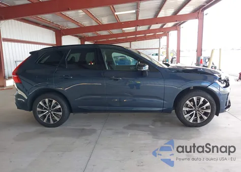 2023 Volvo Xc60 B5 Plus Dark Theme z USA, uszkodzony, nr VIN YV4L12RLXP1351485